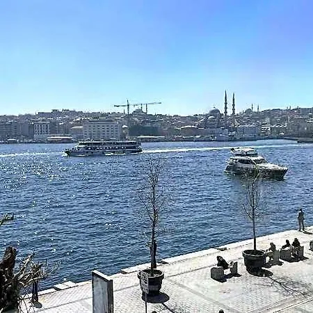 Weingart Seaside Szálloda